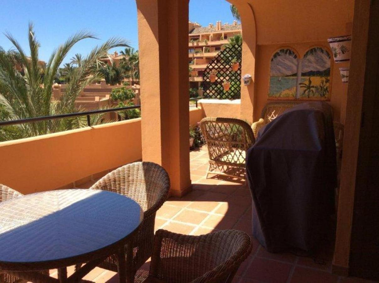 Prado Apartment Естепона Екстериор снимка