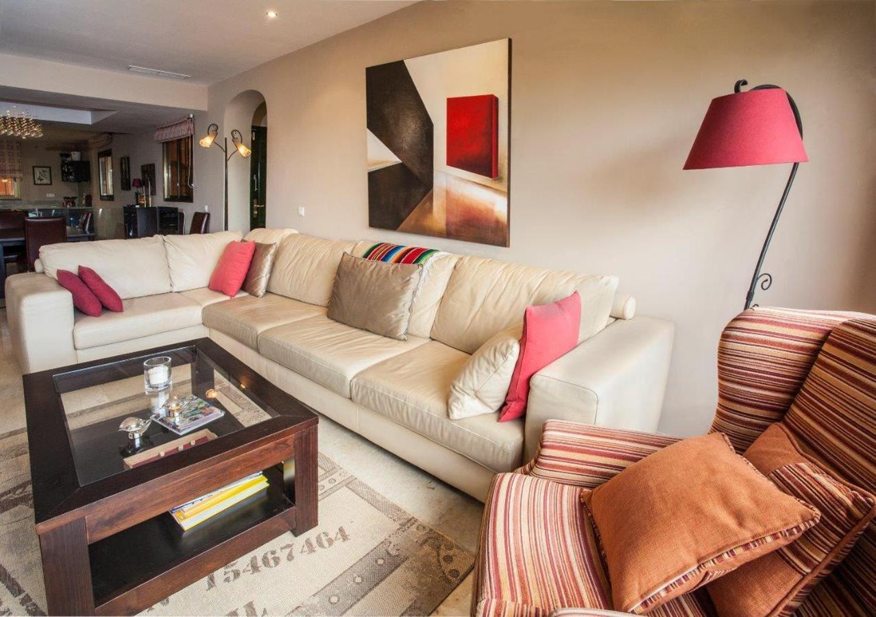 Prado Apartment Естепона Екстериор снимка